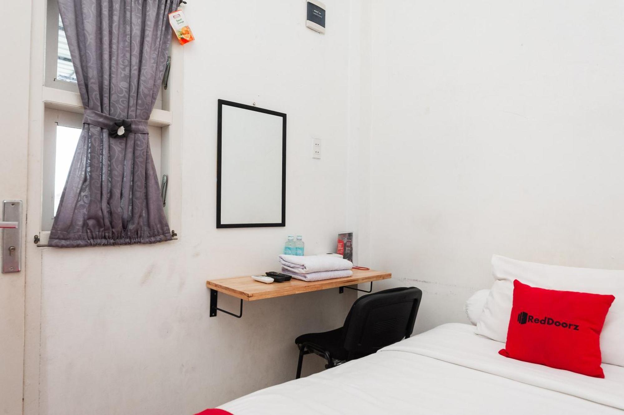 Hotel Reddoorz Syariah Near Rsud Zainoel Abidin Banda Aceh Exterior foto